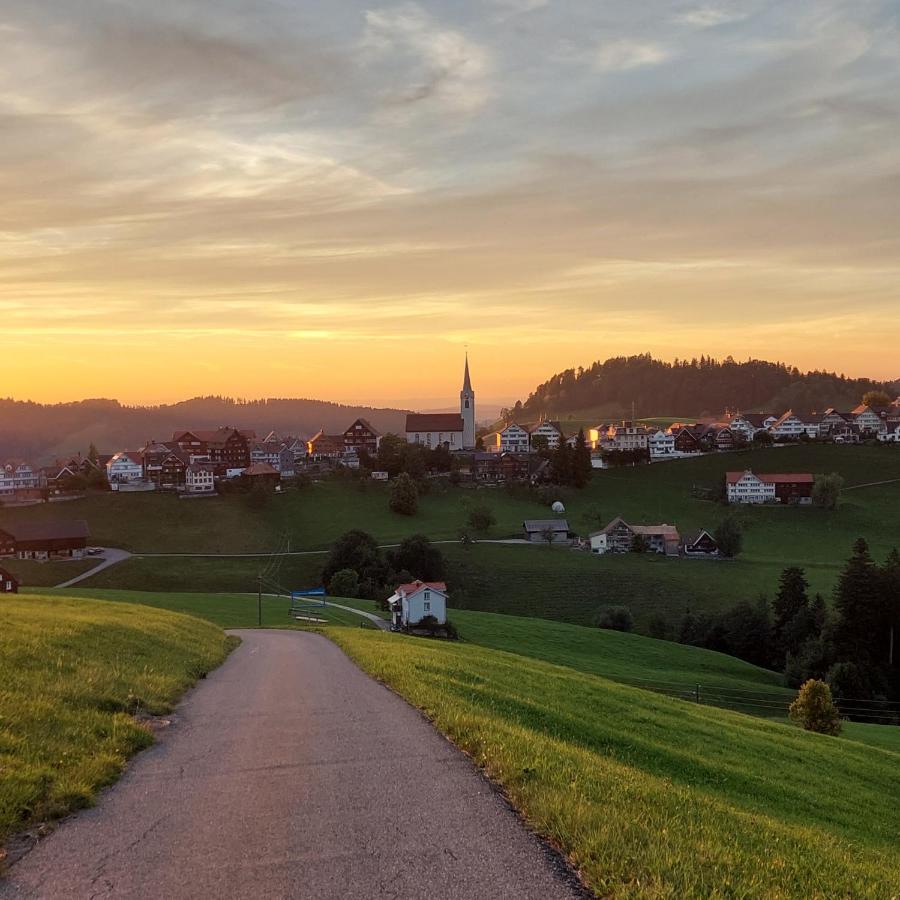 B&B Gaestehaus Roessli Schwellbrunn エクステリア 写真